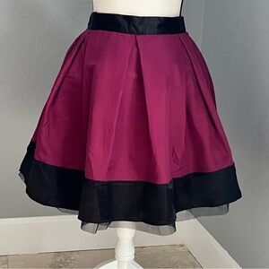 VENUS Elegant Wine and Black Mini Skirt
